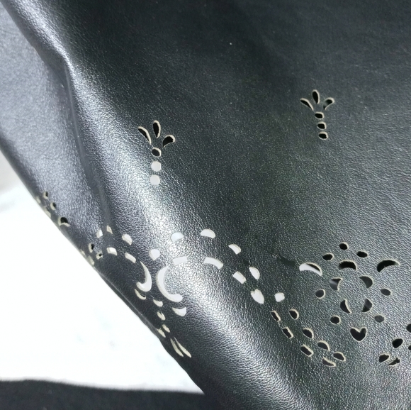 100% Leather Skirt - Picture 3 of 7